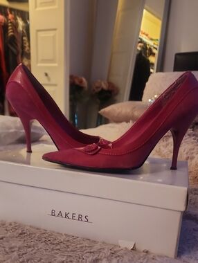 Bakers Women's Magenta Pointed-Toe Stiletto Pumps with Bow
